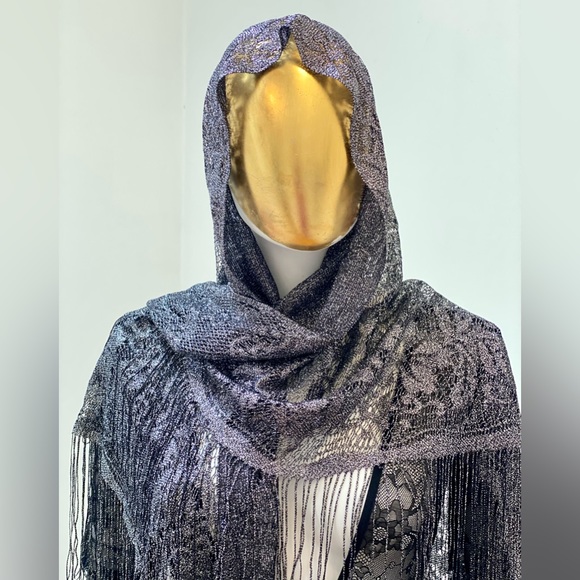 Vintage piano scarf or shawl, metallic black & silver lace with long fringe. - Picture 2 of 7